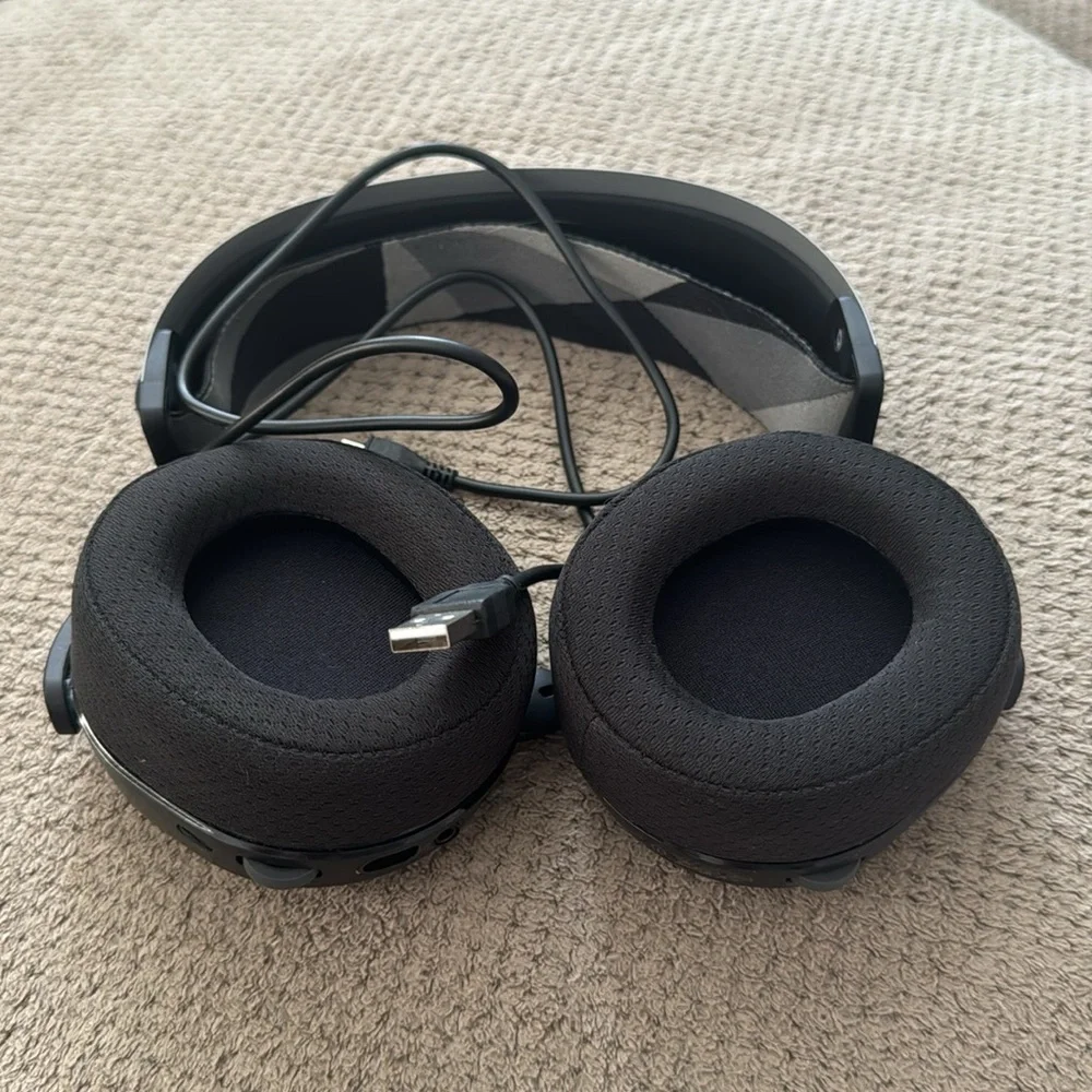 SteelSeries Arctis 5- Black Wireless Bluetooth Gaming Over-Ear Headset